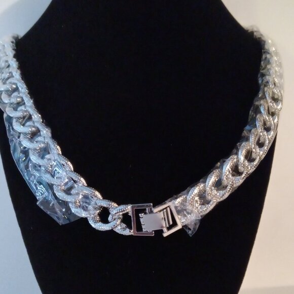 Spider Necklace - Picture 3 of 3